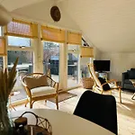Cozy House In Close To Shopping And