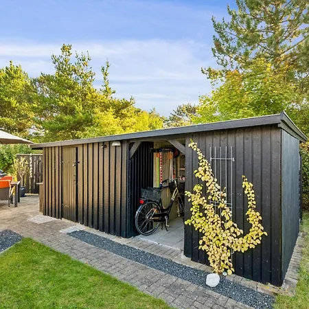 Cozy House In Close To Shopping And