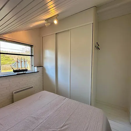 Cozy House In Close To Shopping And *