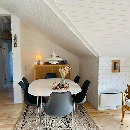Ferienhaus Cozy House In Close To Shopping And *
